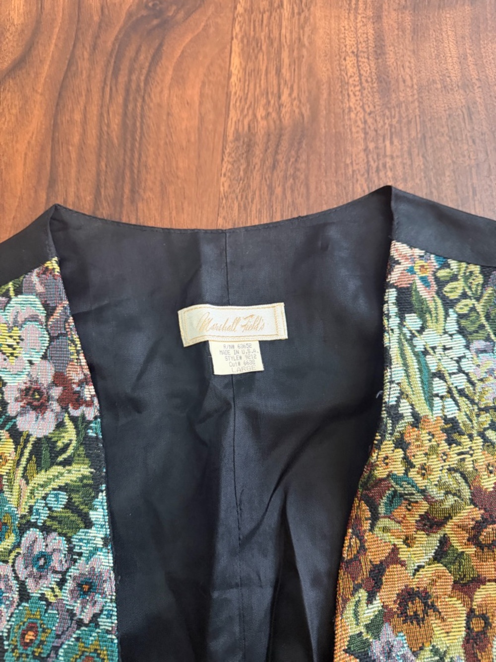 Marshall Field’s Vintage Floral Tapestry Vest with Multicolor Bouquet - Picture 4 of 7